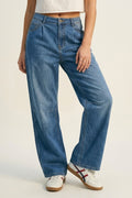 Jeans de Cintura Alta com Pernas Largas em Denim Leve com Detalhe de Costura Curva
