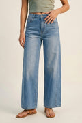 Calça Jeans Azul de Pernas Largas e Lavagem Clara com costuras laterais