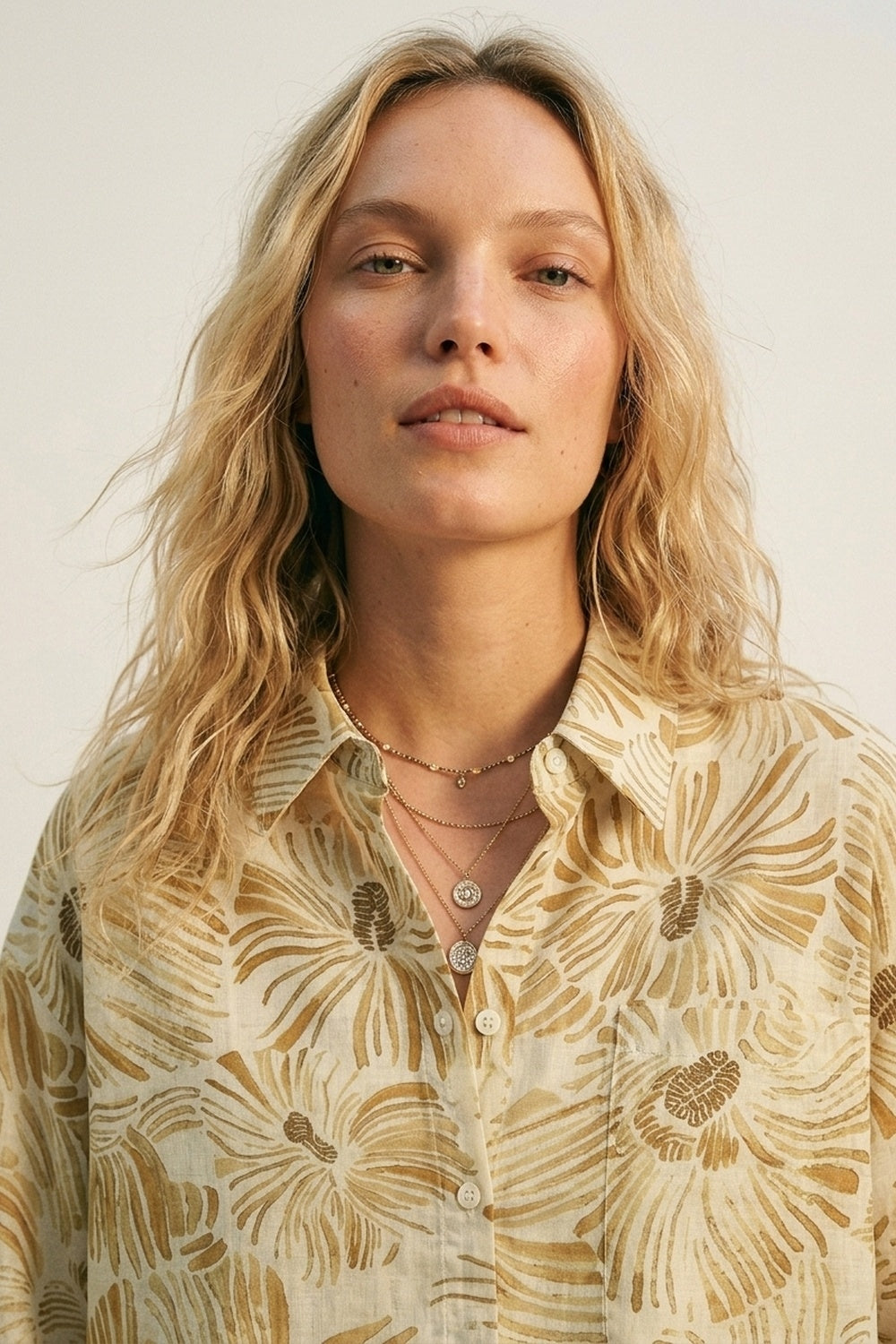 Camisa Amarela Estampada Floral de Caimento Solto