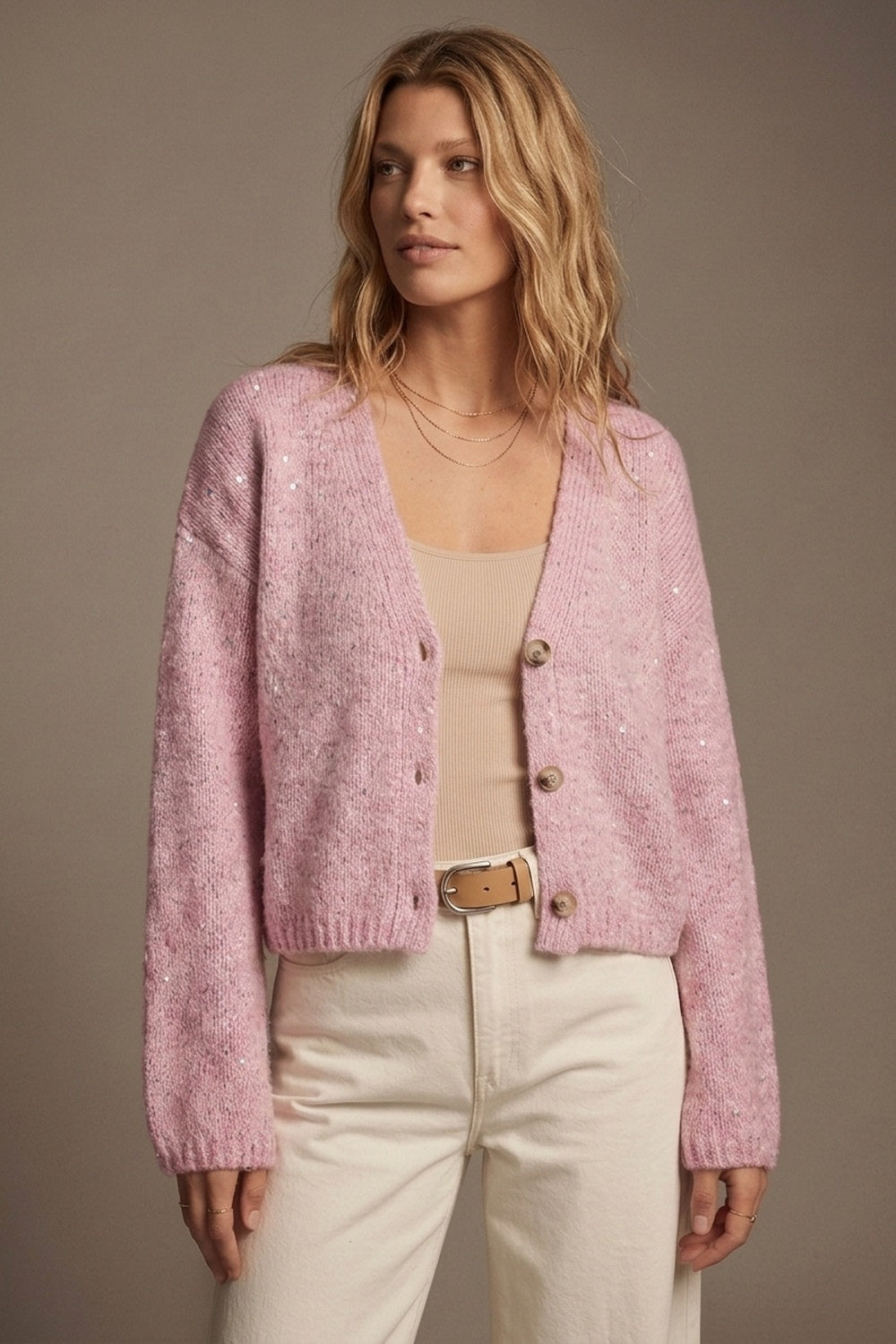 Cardigan Rosa de Malha Fofa com Botões na Frente e Ajuste Relaxado com Detalhes em Lantejoulas
