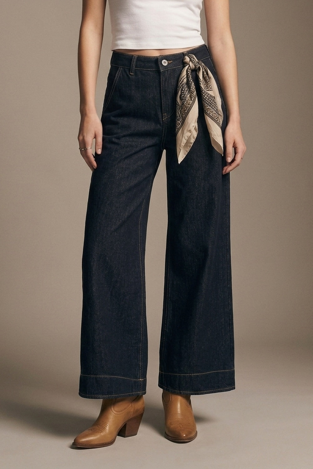 Jeans Wide-Leg de Denim Escuro com Costura em Contraste