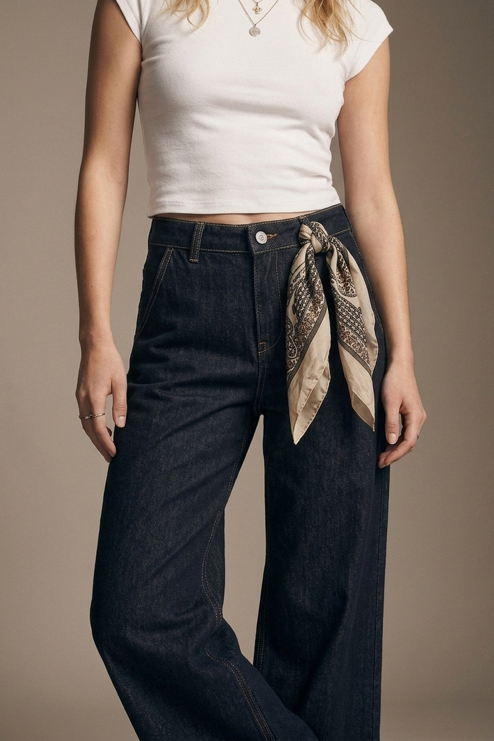 Jeans Wide-Leg de Denim Escuro com Costura em Contraste