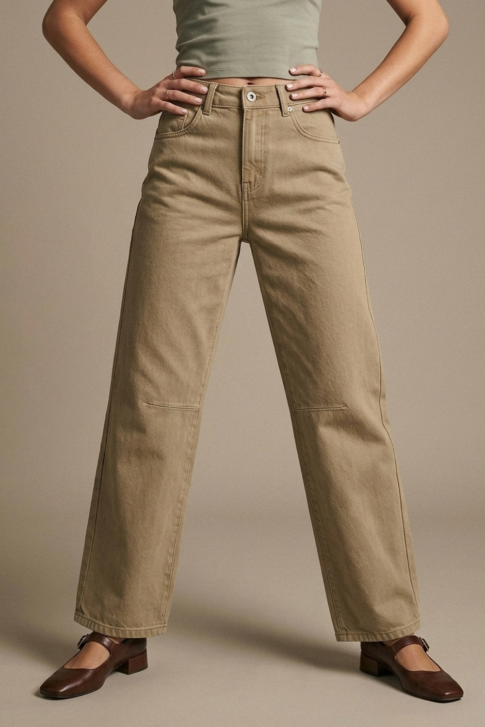 Jeans Bege de Denim Macio com Stretch e Perna Larga com costura no joelho