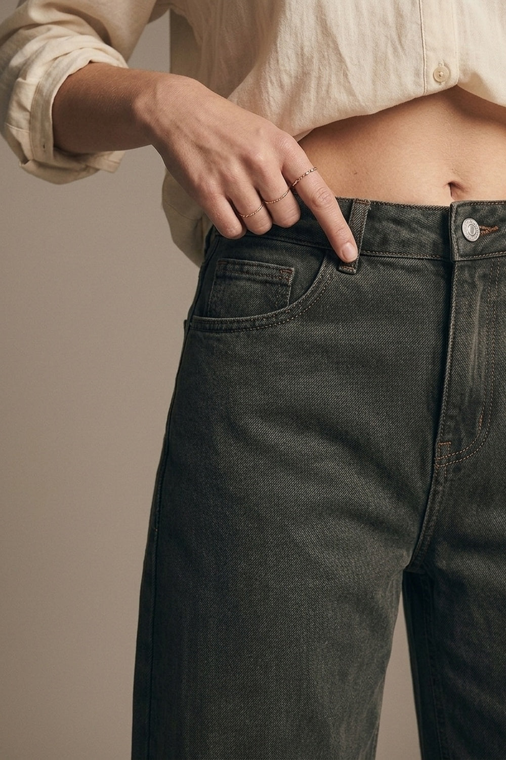 Calça Jeans Kaki Vintage Lavada com Costura no Joelho