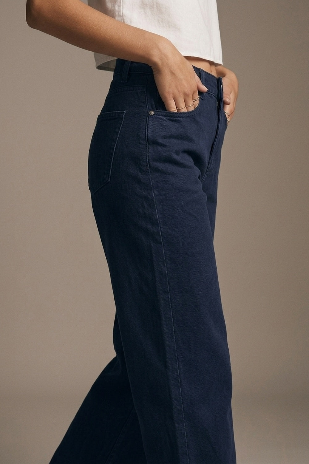 Jeans de Perna Larga em Denim Marinho com costura no joelho