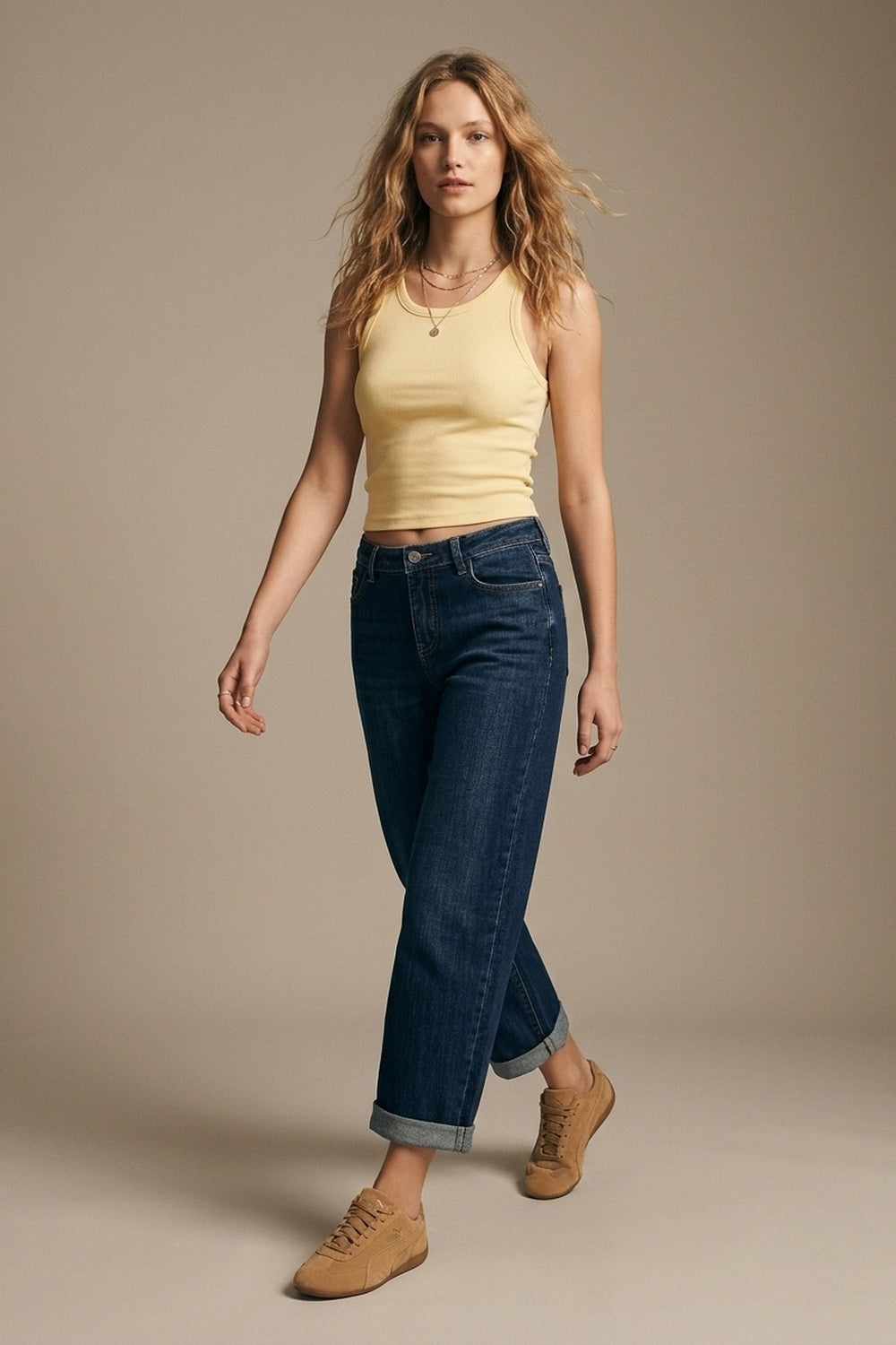 Jeans mom Blue Dark Wash com perna larga e comprimento no tornozelo