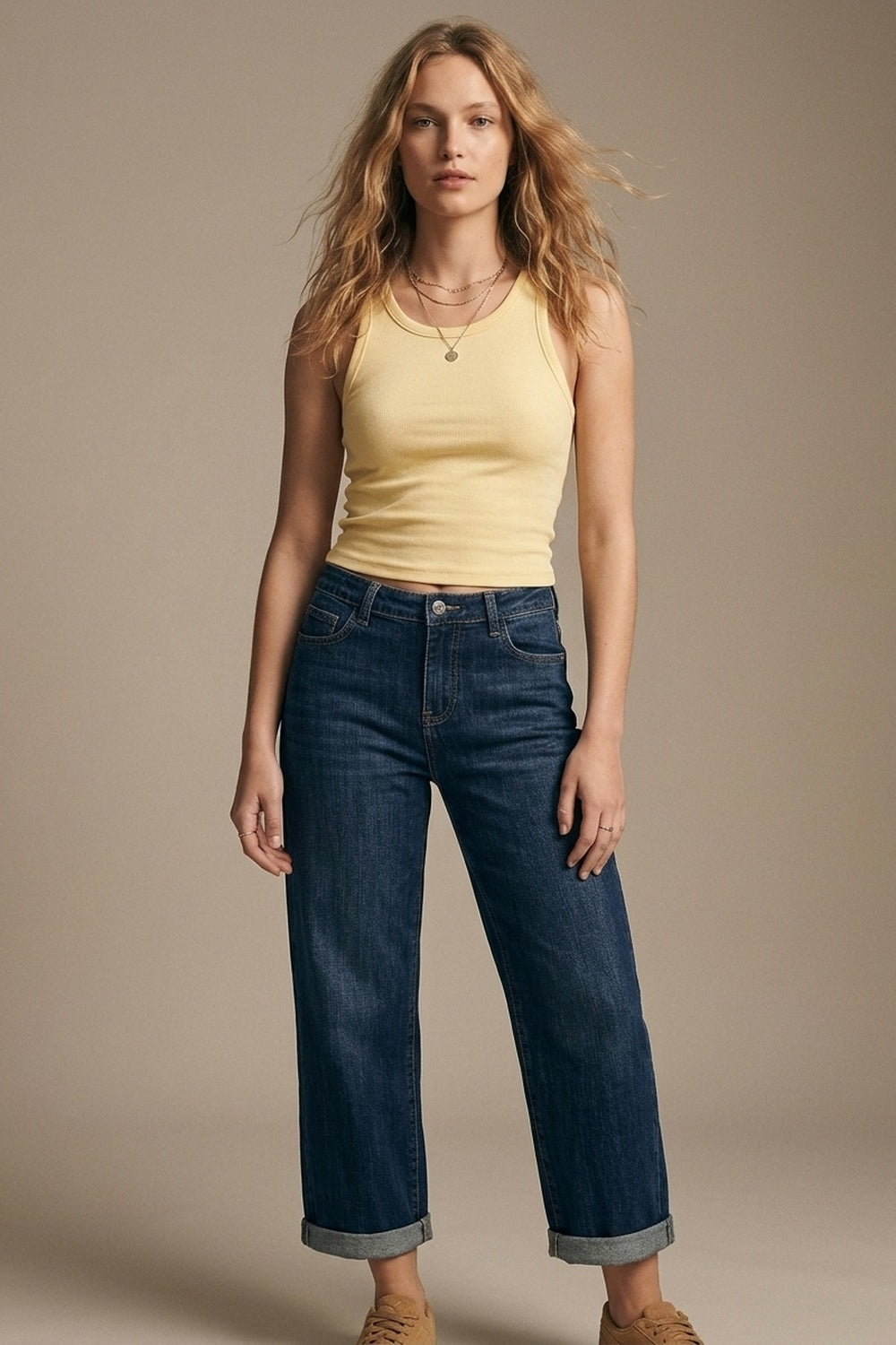 Jeans mom Blue Dark Wash com perna larga e comprimento no tornozelo