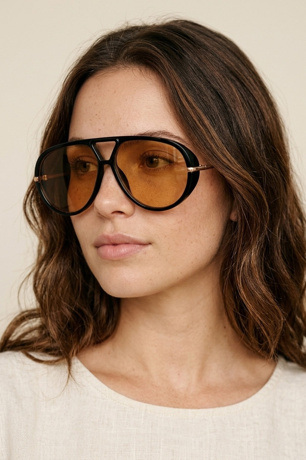Óculos de Sol com Armação Aviador Oversized Preta e Lentes Marrons