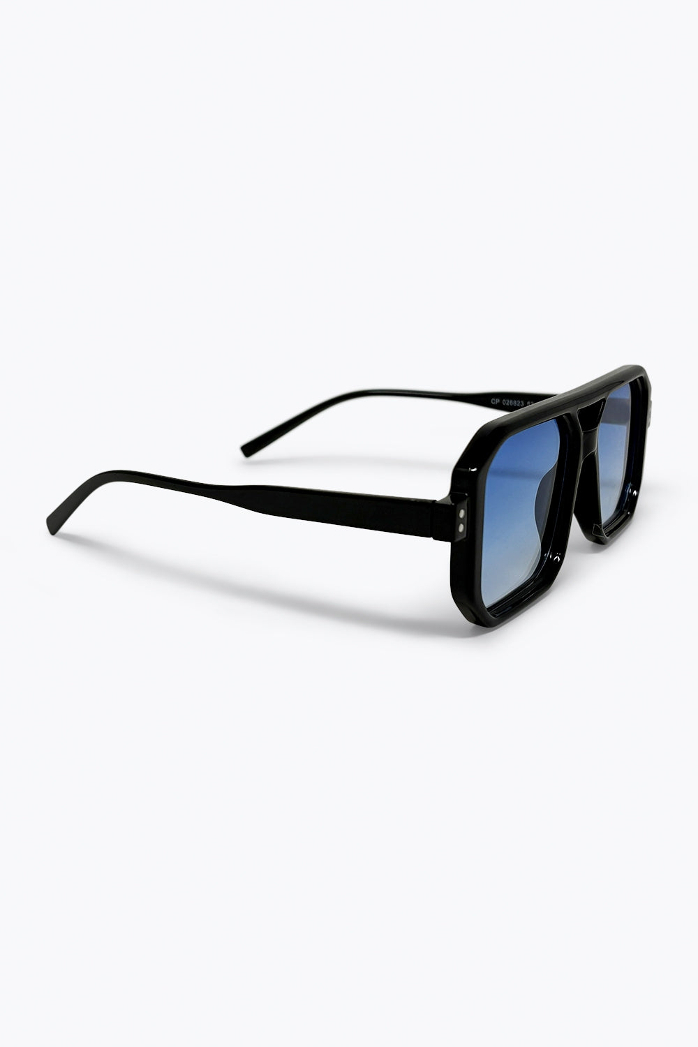 Óculos de Sol Quadrado com Armação Oversized em Preto e Gradiente Azul