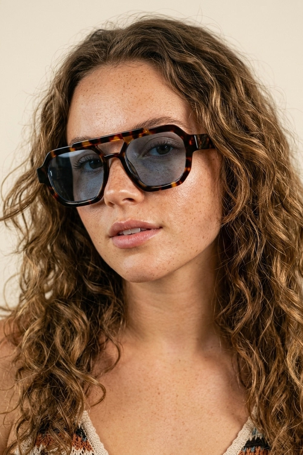 Óculos de Sol Oversized com Lentes Azuis Tartaruga Multicolorido