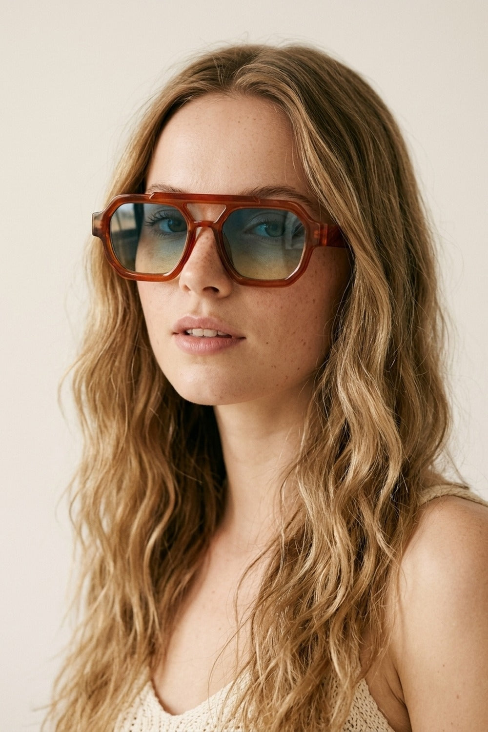 Óculos de Sol com Armação Geométrica Oversize Marrom e Lentes Ombre