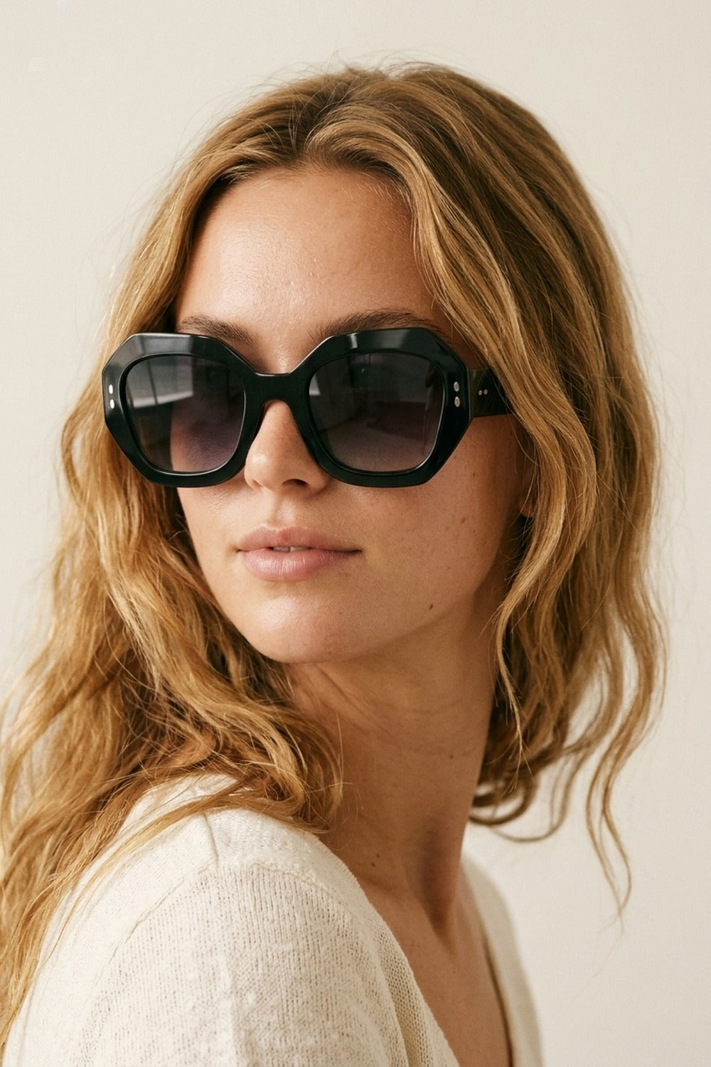 Óculos de Sol com Lentes em Degradê e Armação Geométrica Oversized Preta