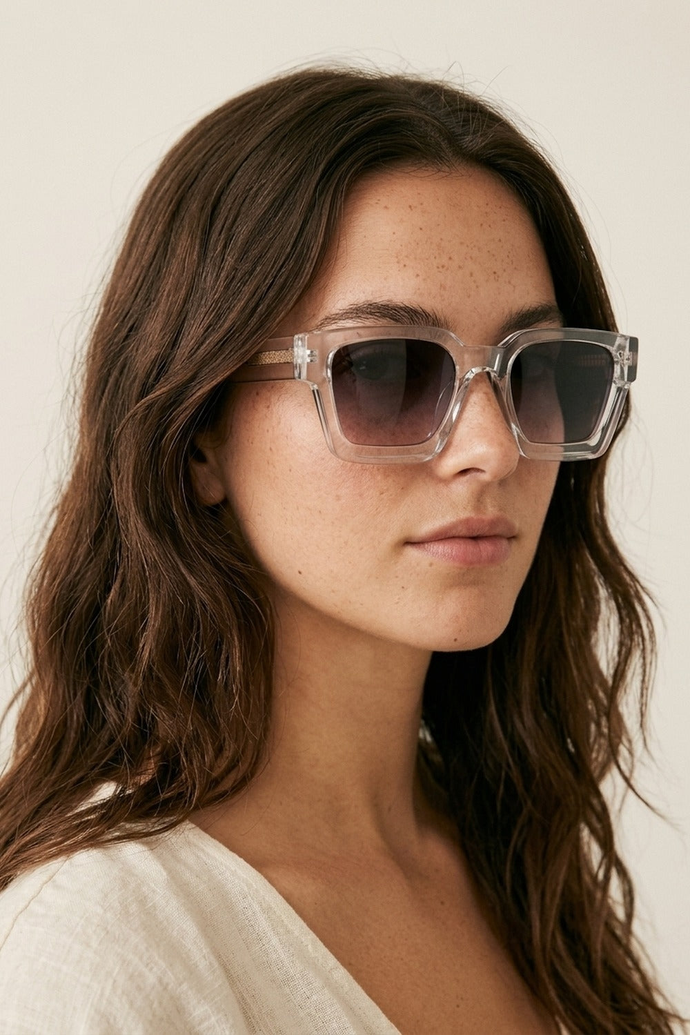 Óculos de Sol com Armação Quadrada Transparente Cinza e Lentes Degradê