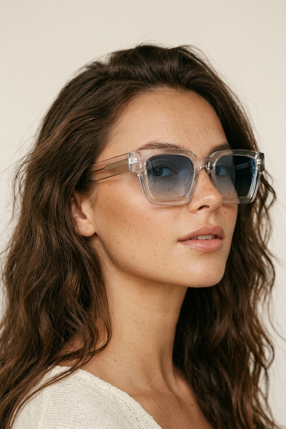 Óculos de Sol com Armação Quadrada Transparente e Lentes em Gradiente Multicolorido