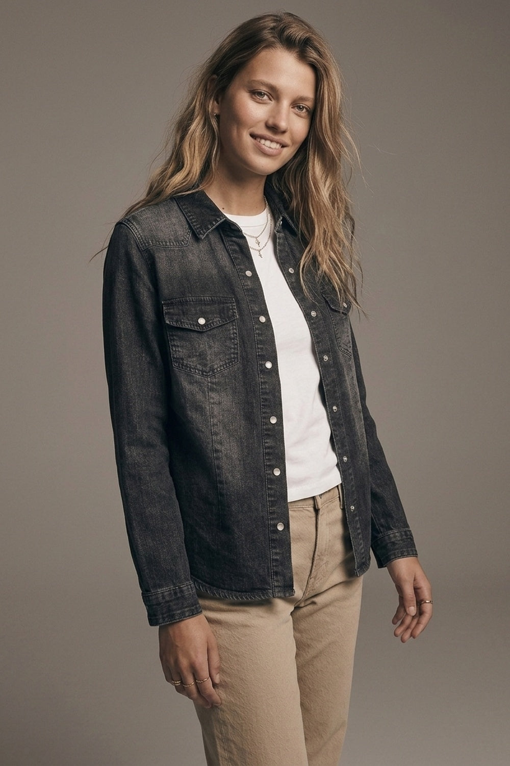Jaqueta Camisa de Denim Preto Lavado com Botões