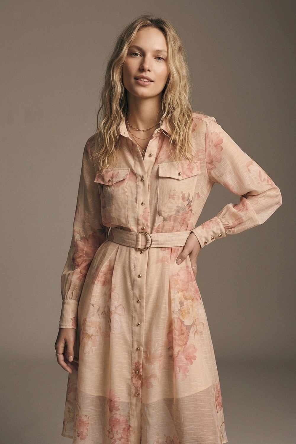 Vestido Camisa Midi de Chiffon com Estampa Floral Bege e Botões Dourados