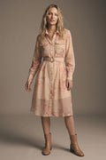 Vestido Camisa Midi de Chiffon com Estampa Floral Bege e Botões Dourados