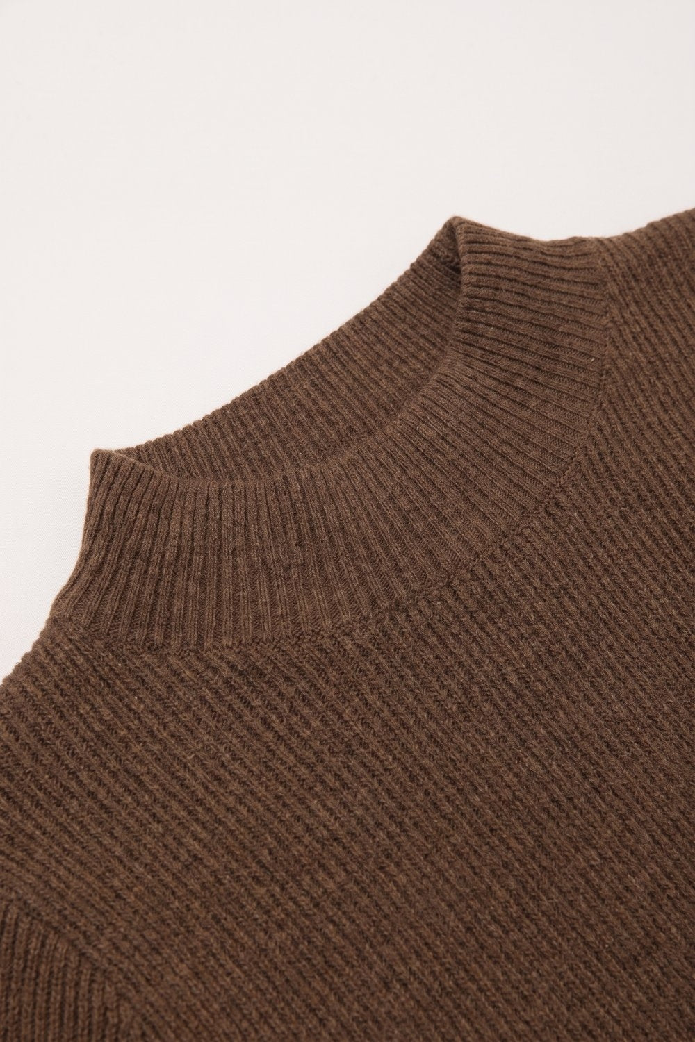 Suéter de Lã Merino com Gola Alta em camel
