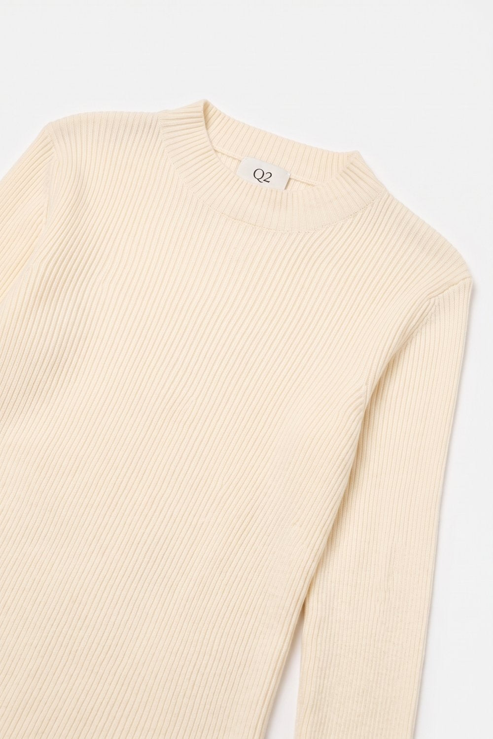Suéter de Lã Merino de Canelado Fino em creme com gola alta