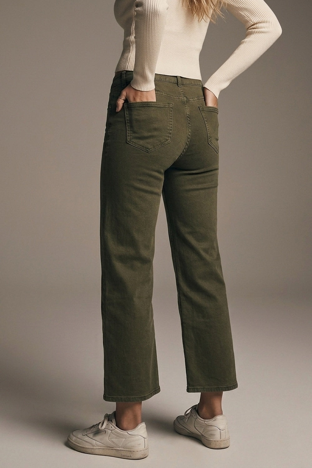 Jeans cropped de perna larga em cáqui