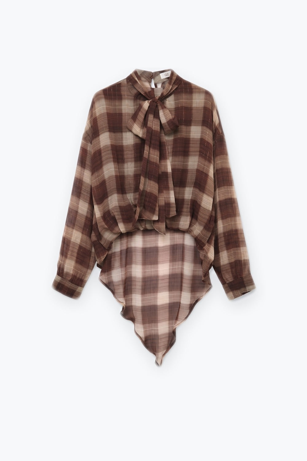 Blusa em chiffon com estampa xadrez marrom e costas assimétricas