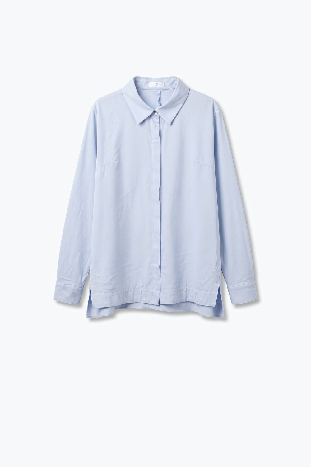 Camisa azul claro de caimento oversized em tecido translúcido com mangas largas