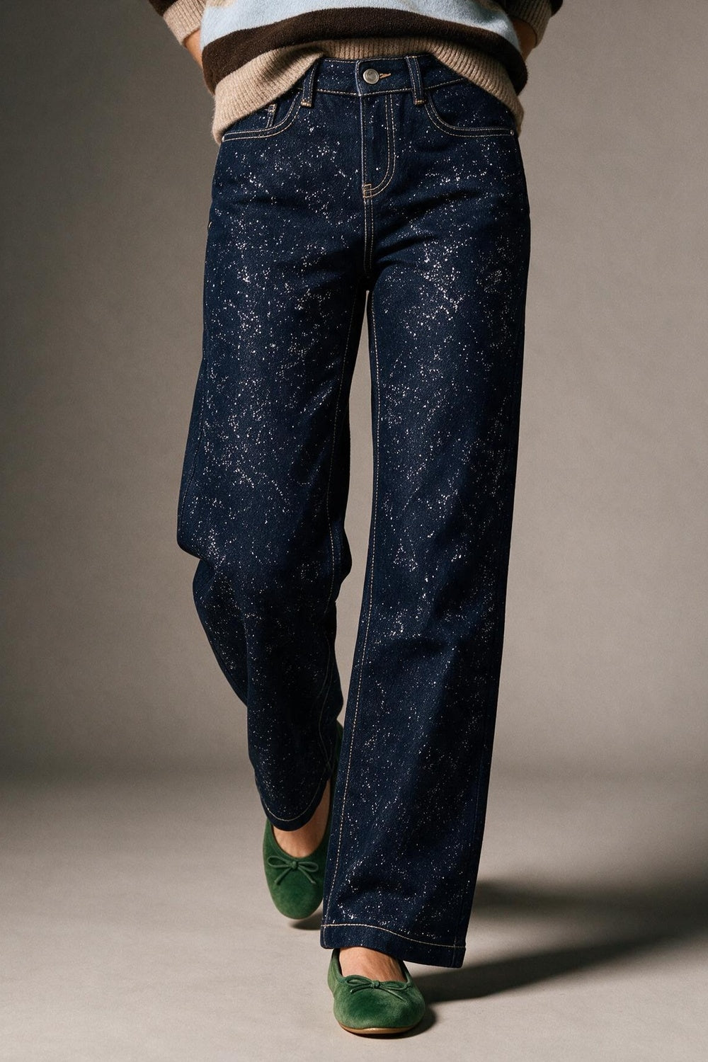Jeans Azul Escuro de Perna Larga com glitter na frente