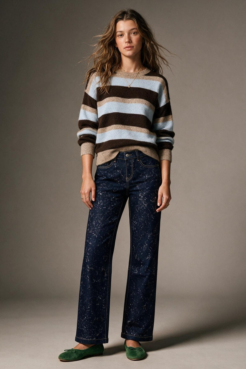 Jeans Azul Escuro de Perna Larga com glitter na frente