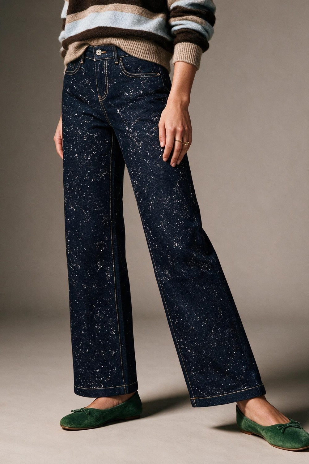 Jeans Azul Escuro de Perna Larga com glitter na frente