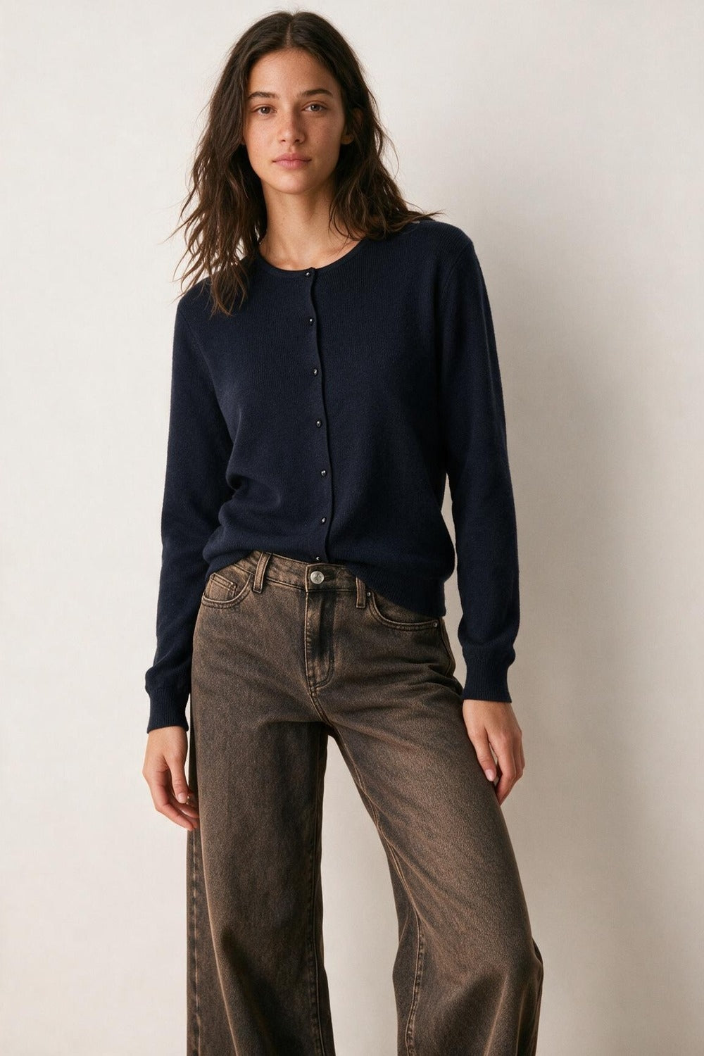 Cardigan de Botão Frontal com Gola Redonda em Malha Suave Marinha