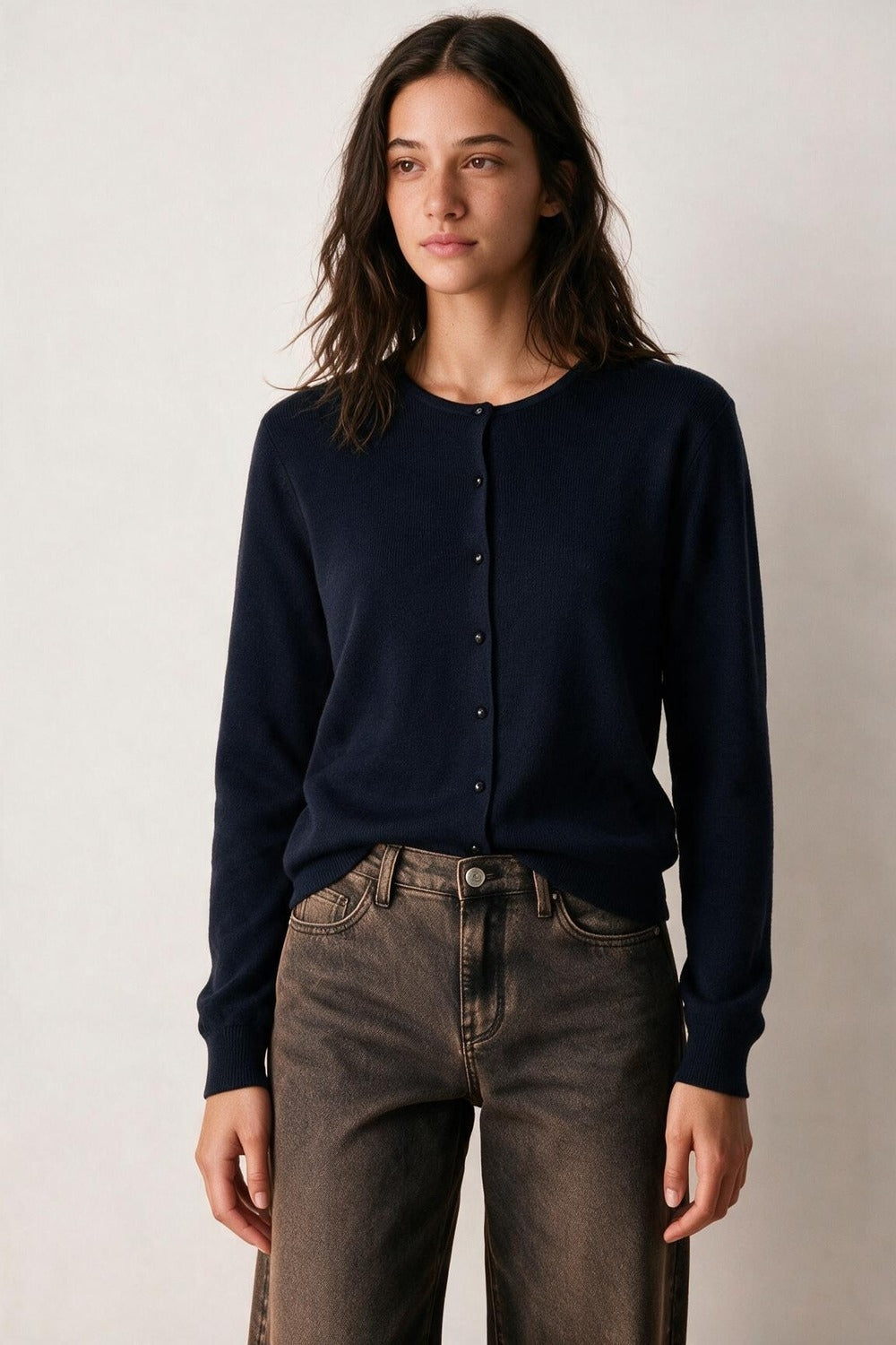 Cardigan de Botão Frontal com Gola Redonda em Malha Suave Marinha