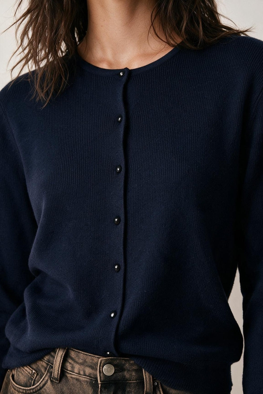 Cardigan de Botão Frontal com Gola Redonda em Malha Suave Marinha