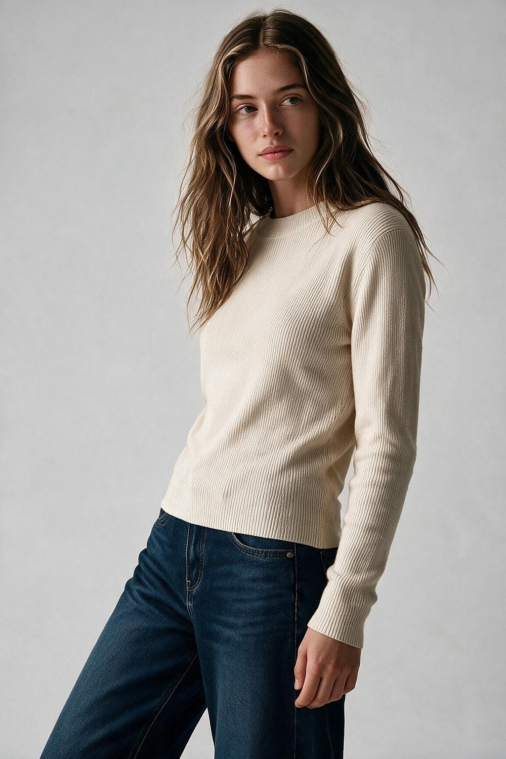 Suéter de Lã Merino de Canelado Fino em creme com gola alta