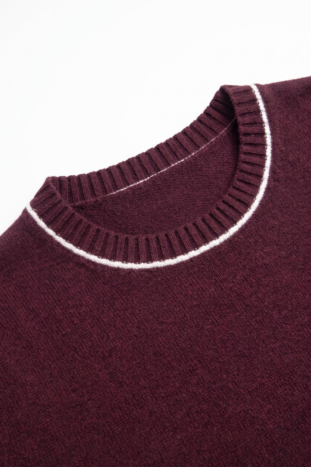 Suéter Burgundy quente de malha com acabamento contrastante e gola redonda cropped