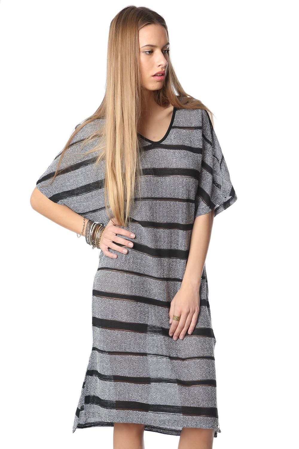 Vestido azul marinho às riscas
