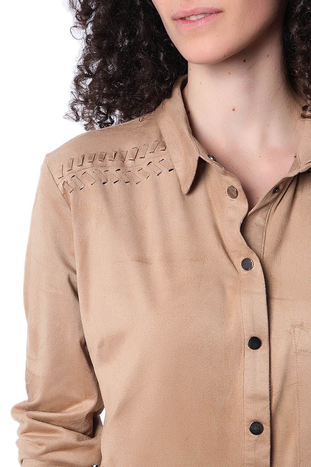 Camisa de manga longa bege com detalhe de renda-se