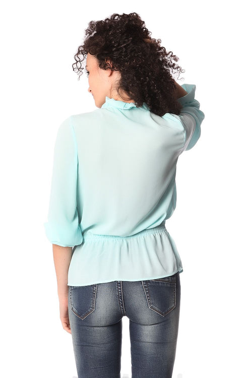 Blusa com gola de babados e laço turquesa fina