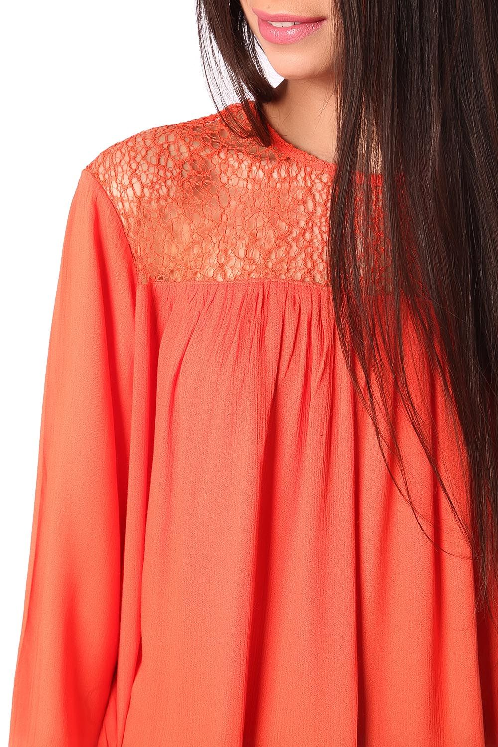 Ampla blusa com laranja detalhe da grade