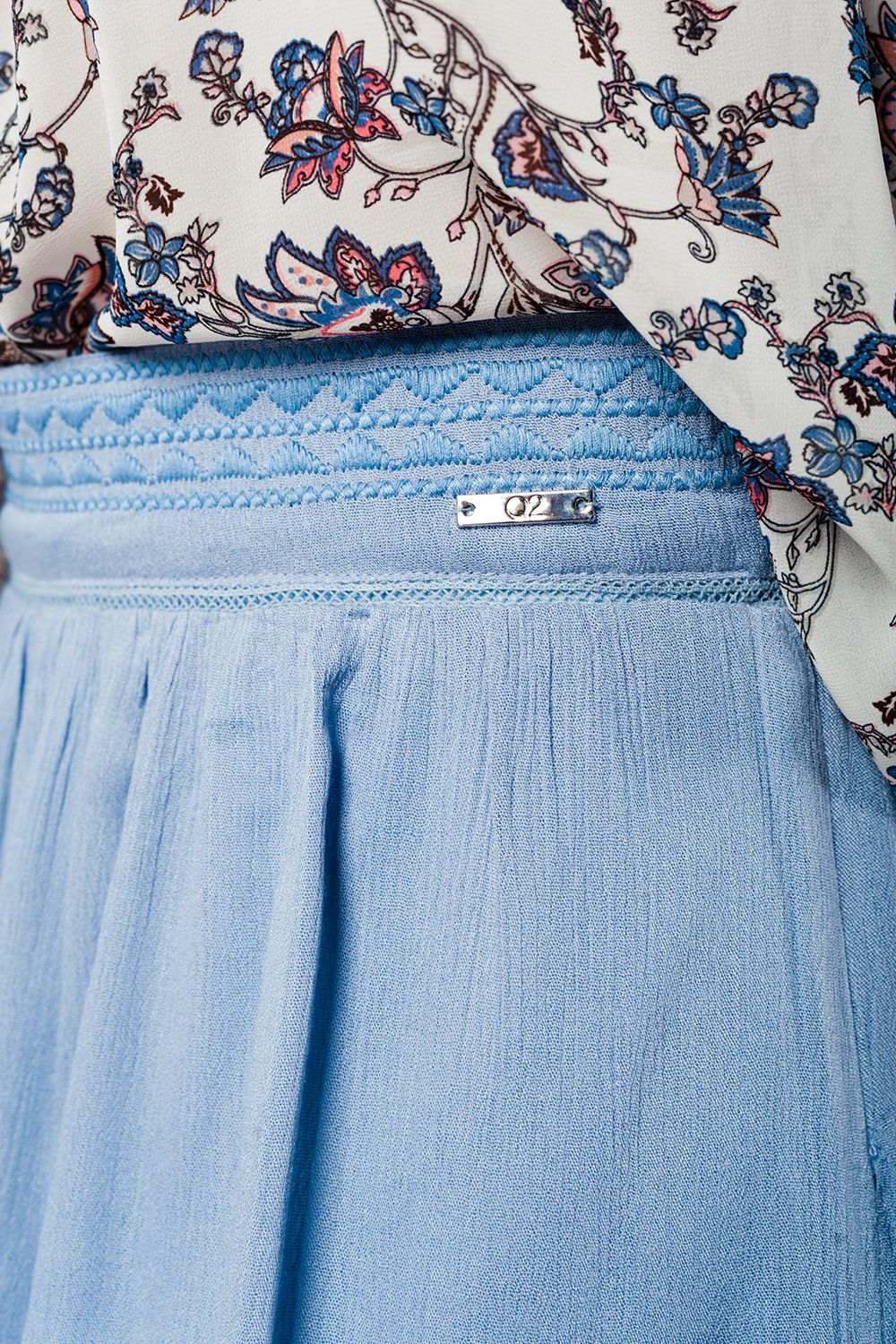 Saia curta azul com Aztec bordado
