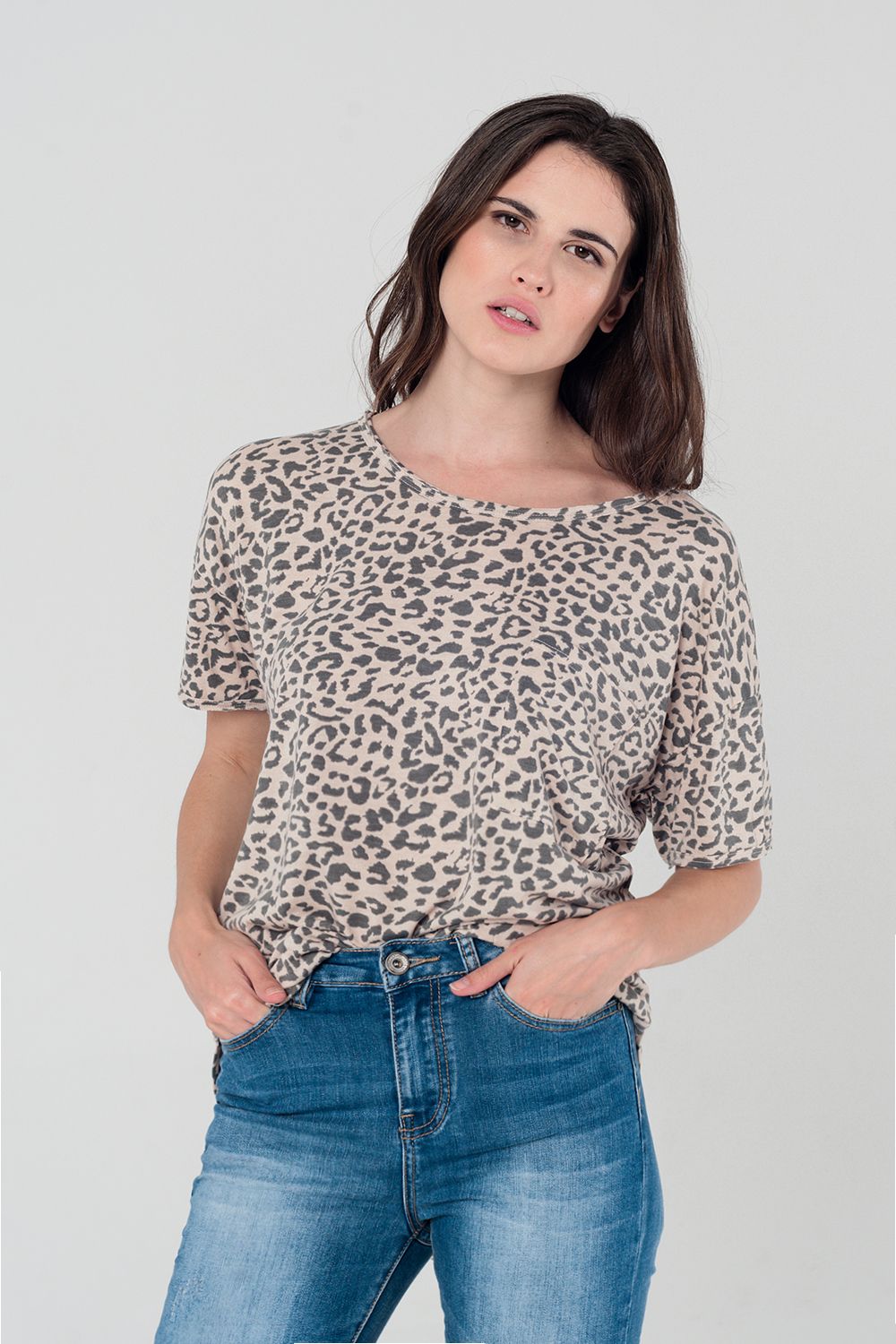 Camisa leopardo rosa com cordões nas costas