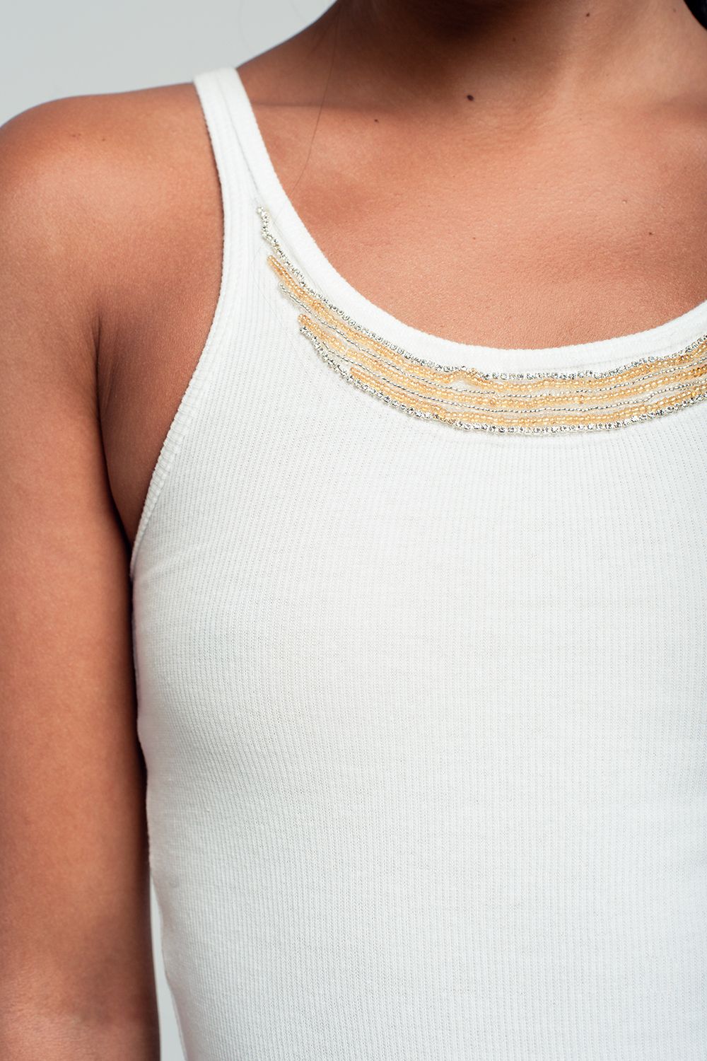 Camisola de alças branca canelada com detalhes de contas