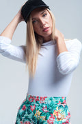Top branco gola alta e mangas compridas