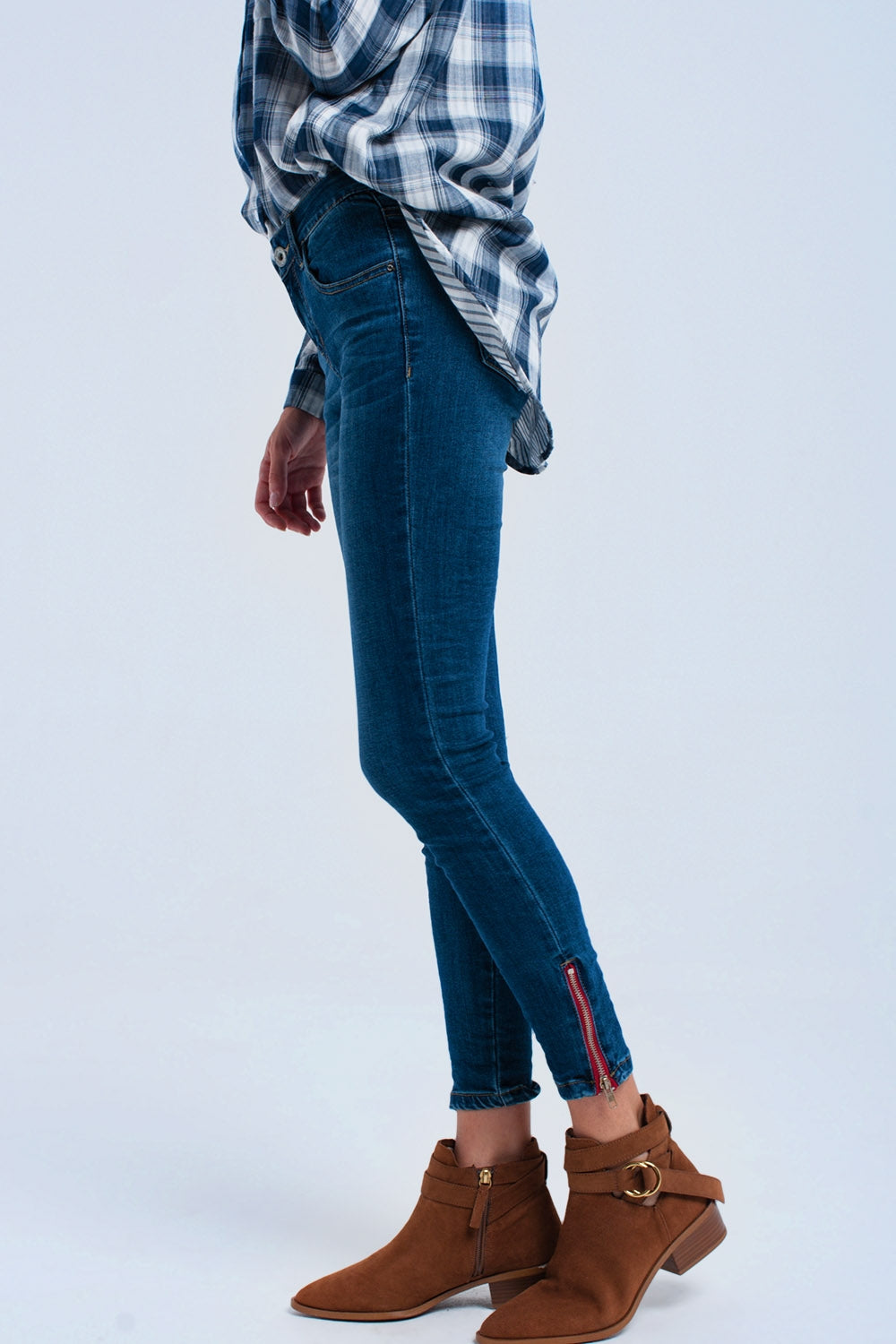 Calça de ganga skinny com zíper