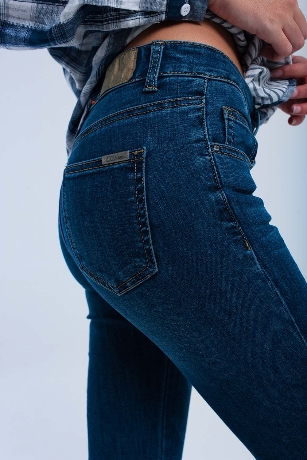 Calça de ganga skinny com zíper