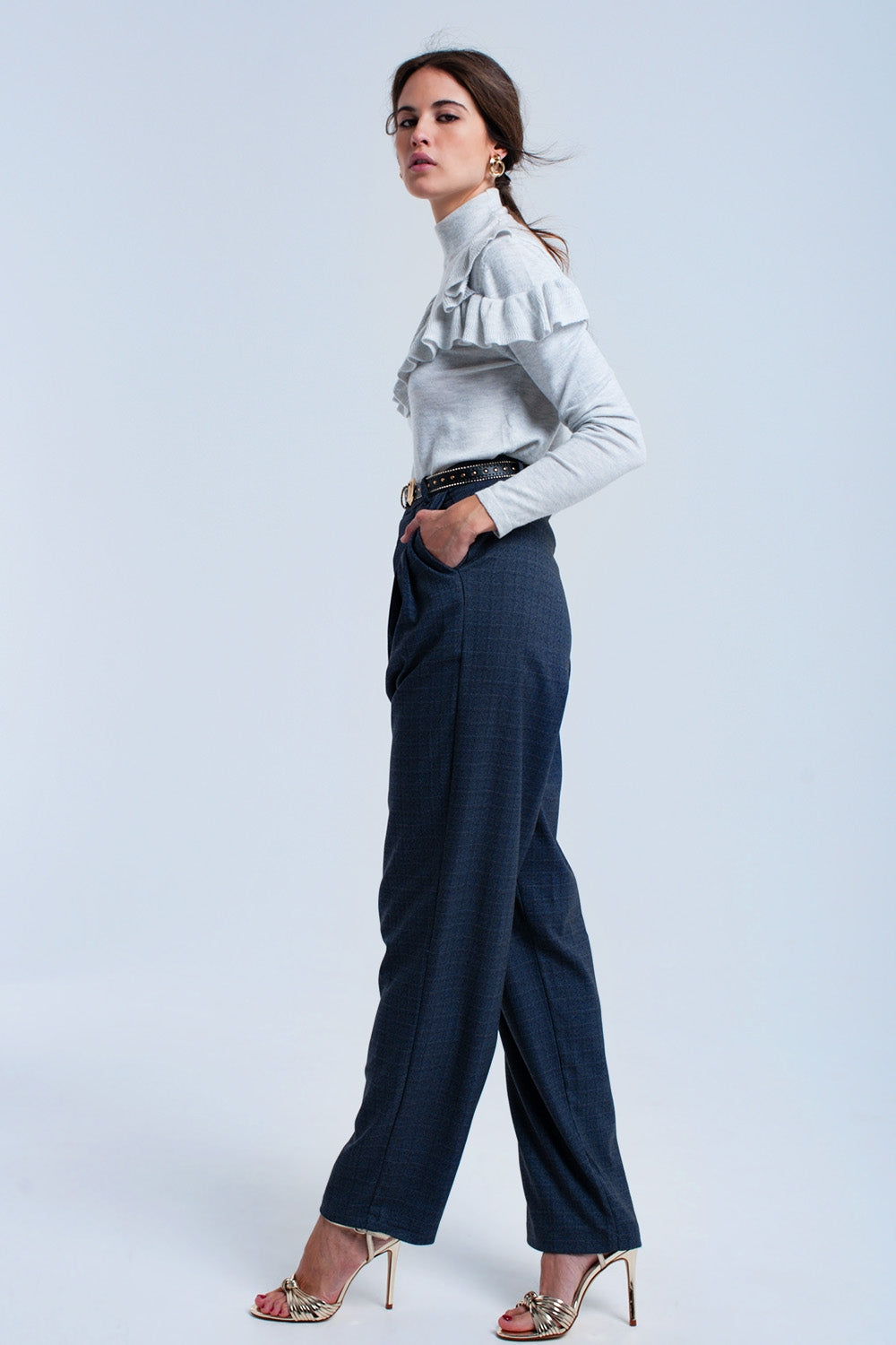 Camisola cinza com babados