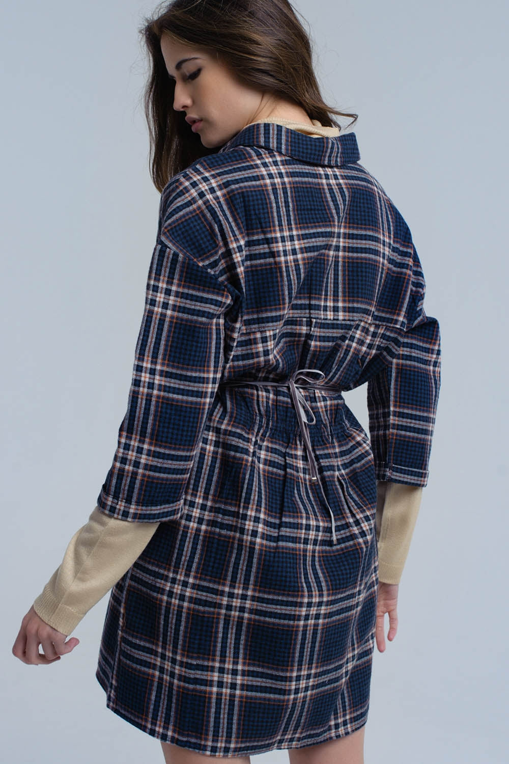 Vestido azul marinho midi quadriculado