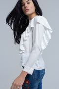 Top com detalhe de ruffle em creme