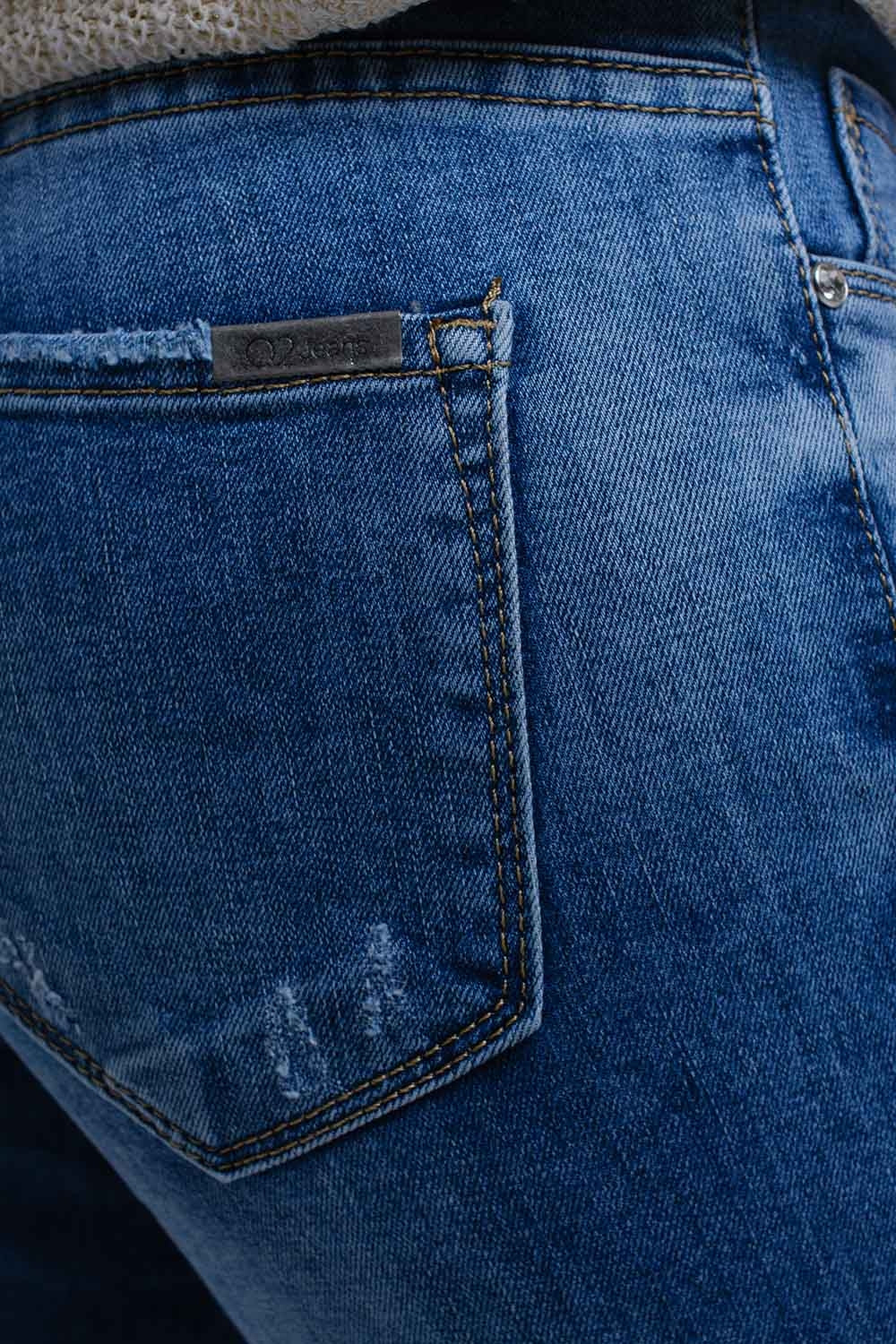 Calças skinny bordadas