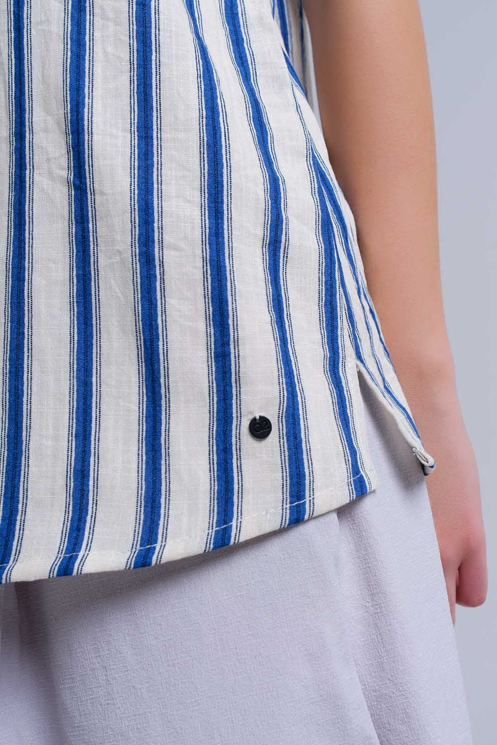 Top creme com listras azul