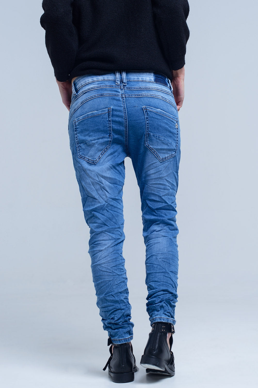 Boyfriend jean com bolso de bolso
